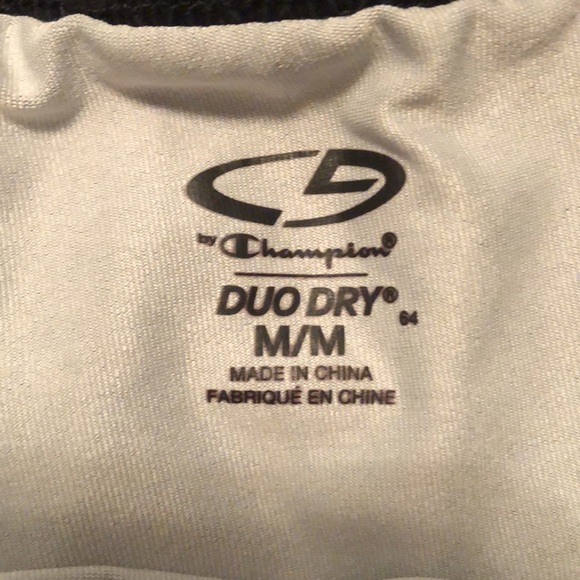 Champion duo dry shorts with key pocket - Picture 2 of 3